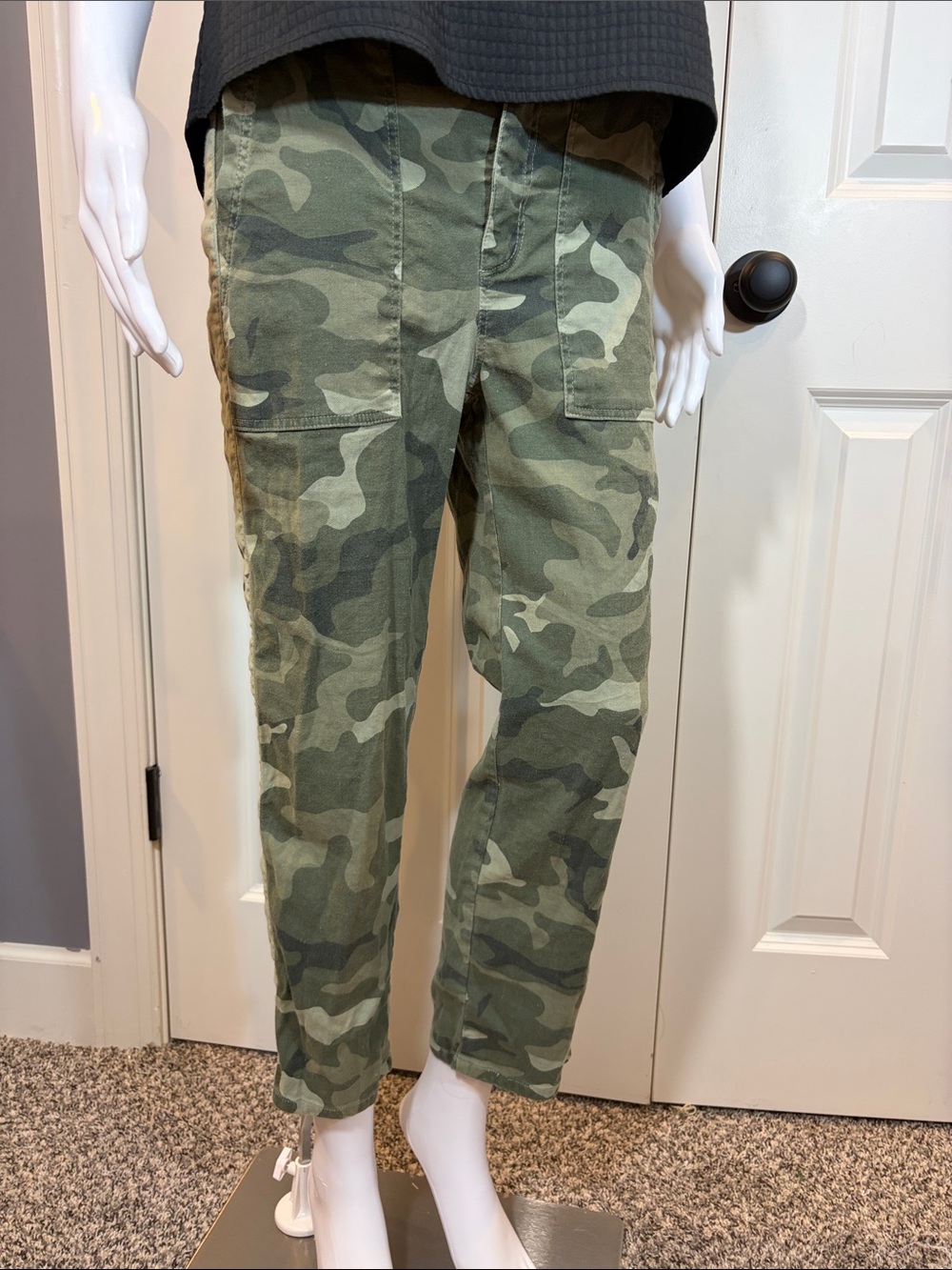 Monrow Olive Camo Ankle pants